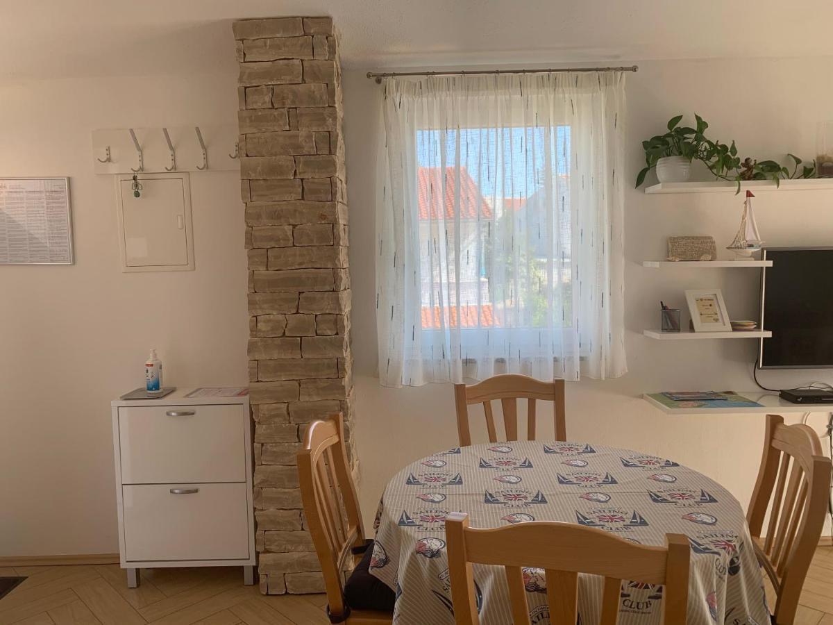 Apartment Klara Krk Town Exterior photo